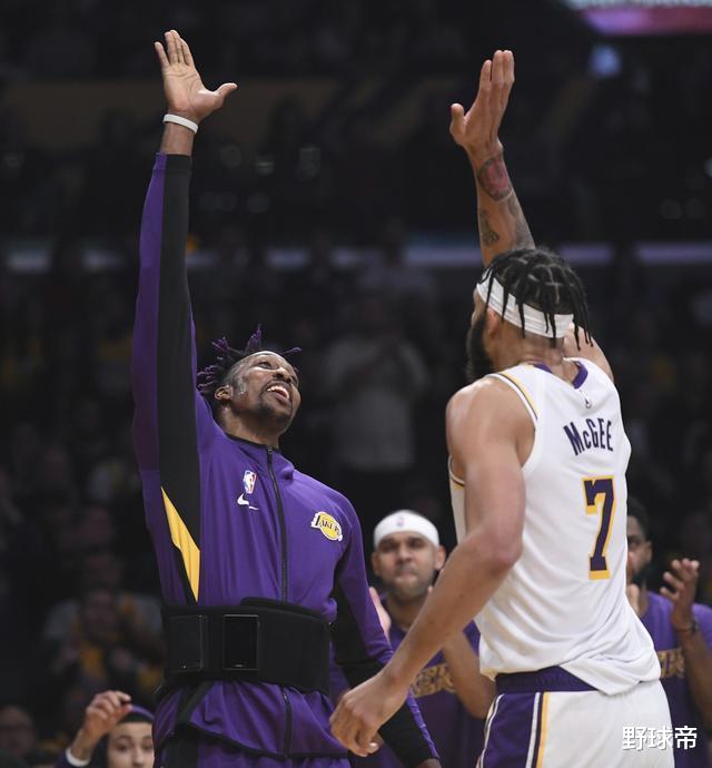湖人队|6中1仅得2分，正负值却力压詹眉，全场第一！湖人真签对人了