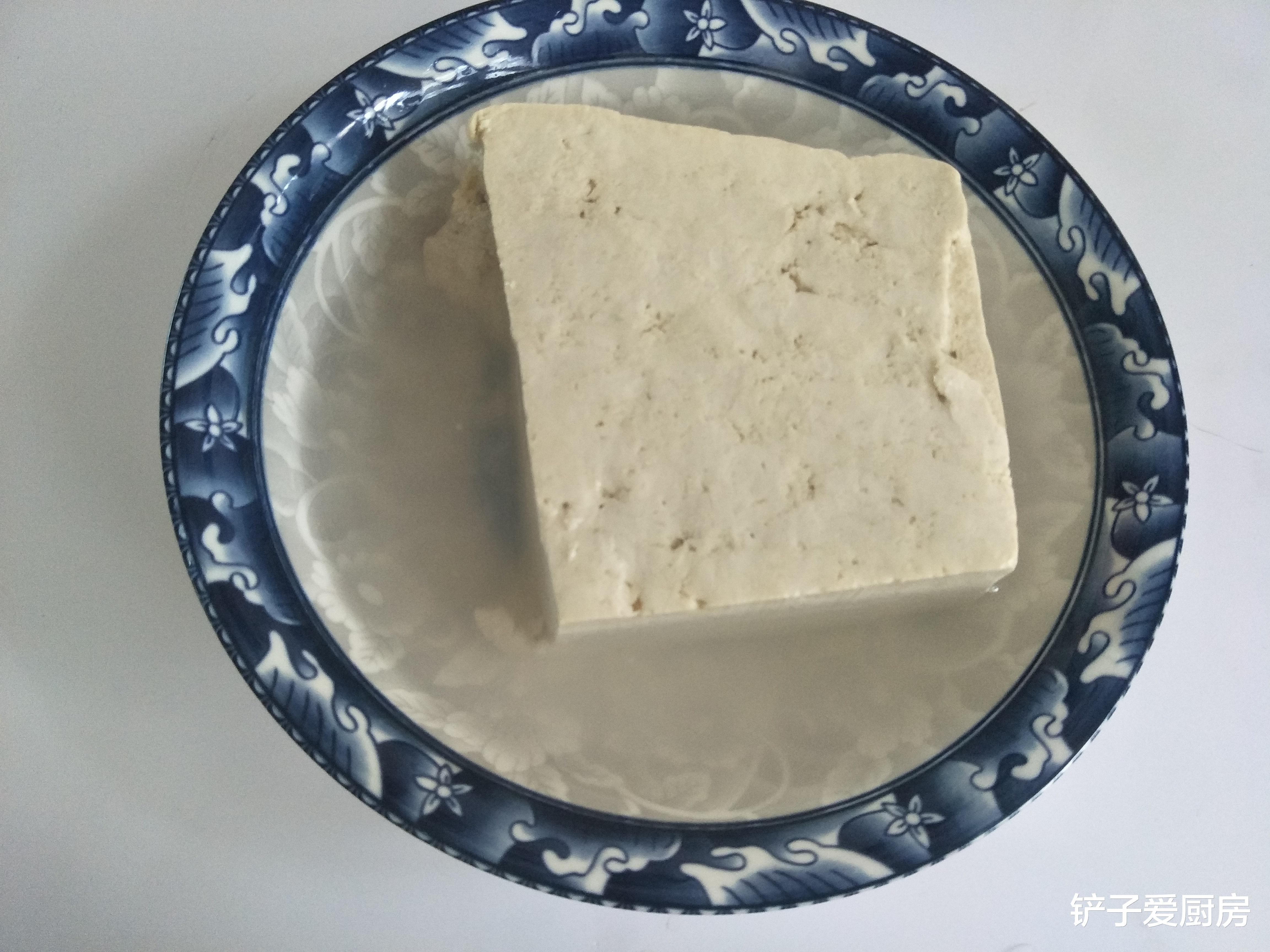豆腐|烧豆腐时，直接下锅容易碎，多加1步，豆腐完整又好吃