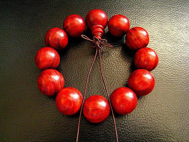 『紫檀』盘点文玩市场常见的四十四种木质手串