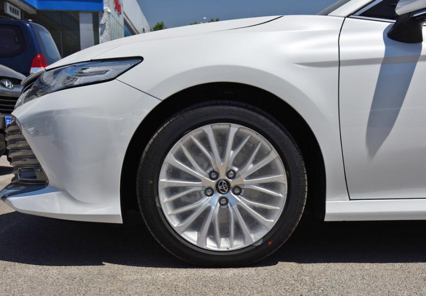 丰田凯美瑞@唯一不被骂日系,入华27年来0差评,想开报废都困难,还看啥迈腾