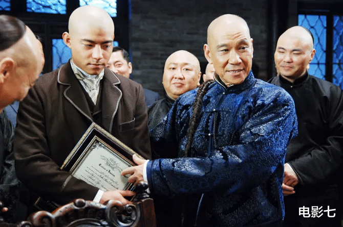 十月围城|几十位明星参演，横扫16项大奖，这部经典国产片，被央视反复重播