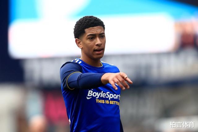 【曼联】3连虐！曝曼联同1方式被连抢2人，还要送1亿感谢对方