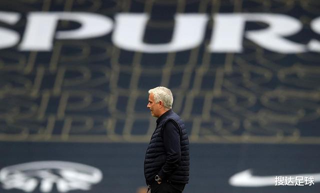 英超|穆里尼奥狂喜！26岁王牌建功，头号对手2分钟崩盘，真要创造奇迹