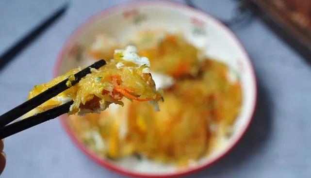 蛋糕：儿子最爱这早餐，比馒头简单、比煎饼营养，15分钟做一锅，吃撑了！