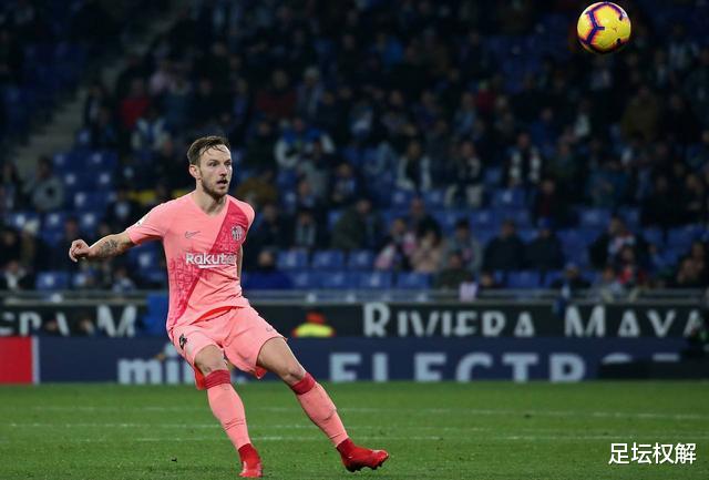 『广州恒大』撕破脸皮！拉基蒂奇成巴萨阵中\毒瘤\，这一行为让队友都疏远