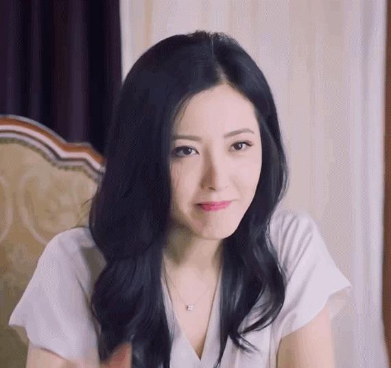 『香港小姐』连袁咏仪老公都赞不绝口的港姐，竟被大8岁的她秒杀了？