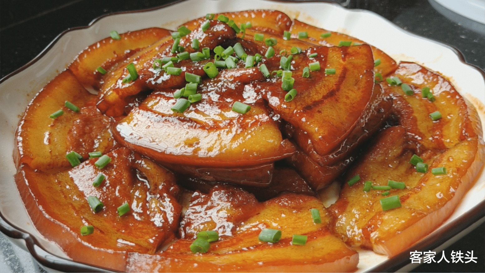 五花肉▲端午节五花肉这样做，待客好有面，简单又好看，一上桌个个抢着吃