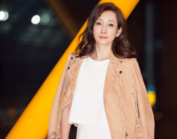 鹿晗|“长得丑却红得很”的5位女星,周冬雨还能看,最后一位丑到过分