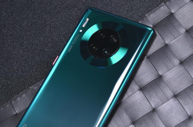 华为▲神仙打架！华为好评率最高的手机三部手机，不愧是国产精英！