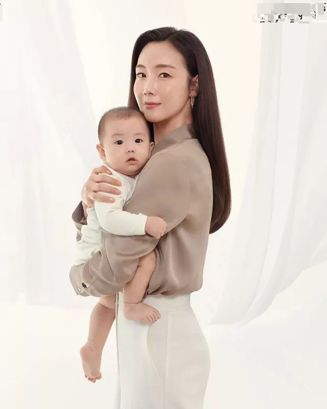 崔智友|45岁韩剧女王宣布复出!产后5个月,身材如25岁少女