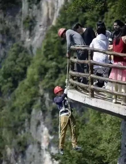 环卫工|十一长假后最恶心的事情发生了：求求你们，别发朋友圈了！