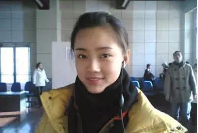 曹嘉睿|因漂亮被赵本山力捧,却拒绝无理要求遭封杀,如今34岁回农村教书