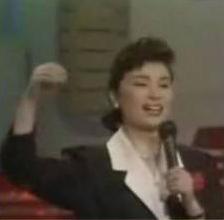 李瑞英|曾“央视一姐”李瑞英，儿子坠楼依旧主持工作，被骂“六亲不认”