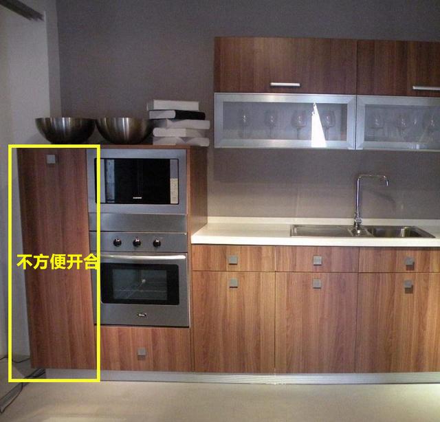 老年小妙招|厨房再大都感觉东西放不下,我家用20公分解决整个厨房收纳问题