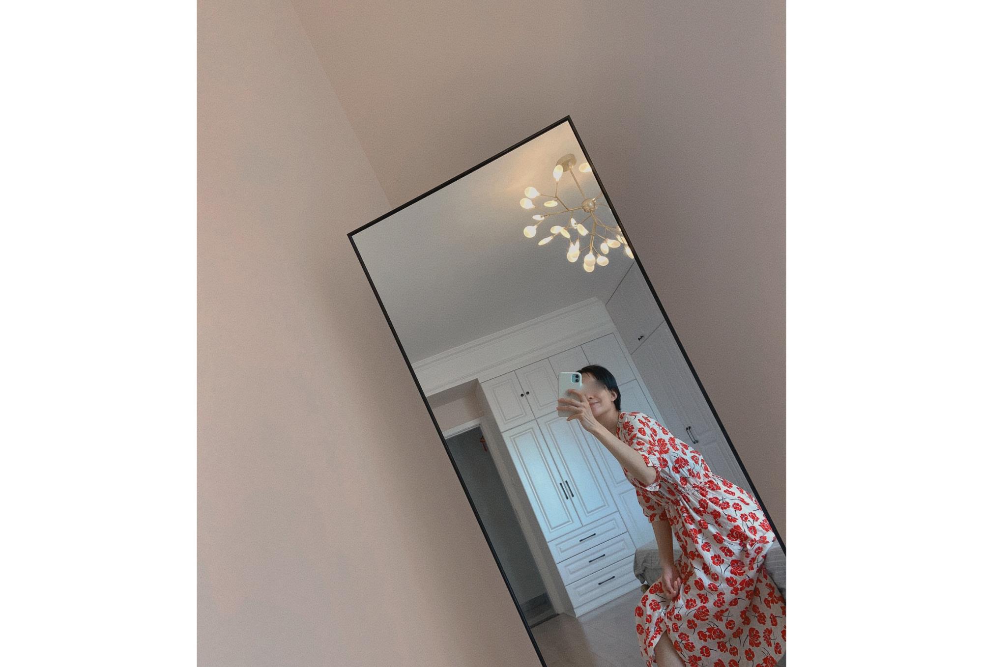 「」她家新房装修只花了10万，全屋不做吊顶真心漂亮，进屋就被迷住！