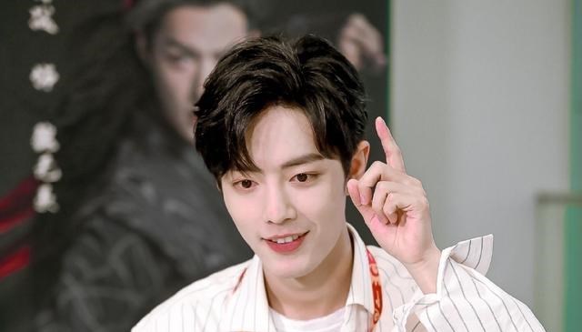 肖战|肖战《诛仙》日本上映，连续三天秒空影院慌张，紧急延长放映时间