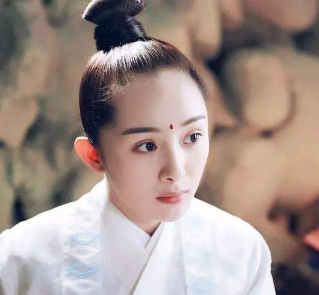 向往的生活▲刘诗诗不愧是\天鹅美人\,复工首封优雅大方,做妈妈后气质更好了