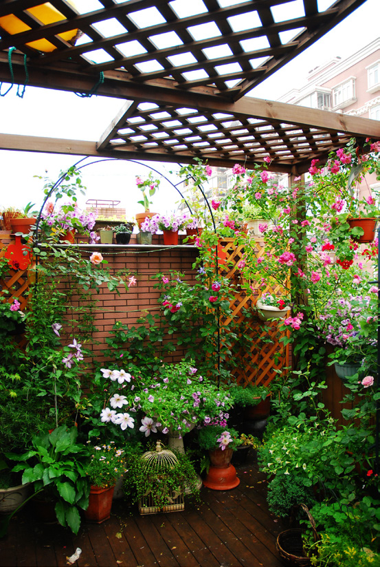 「」13个露台设计，在楼顶造个“空中花园”，喝茶 聊天 观景，极美！