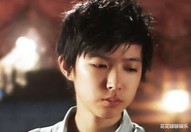 左溢■左溢擅长英语歌曲，音色非常纯净，获得过很多音乐奖项