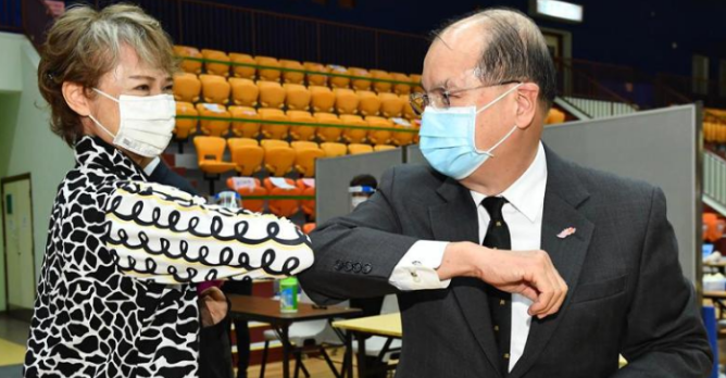 萧芳芳|恋过谢贤、爱过秦祥林，73岁“苗翠花”气质依旧