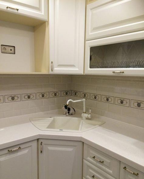 【】同样都是小厨房，他家把水槽挪到橱柜拐角处，见缝插针放下3个槽