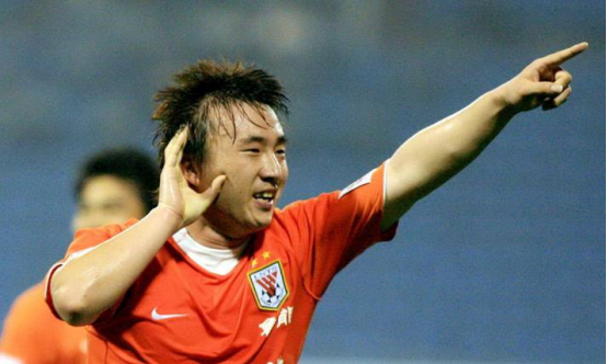 王永珀@走对了！王永珀在申花都不曾享受过的待遇，新东家却无条件给了他