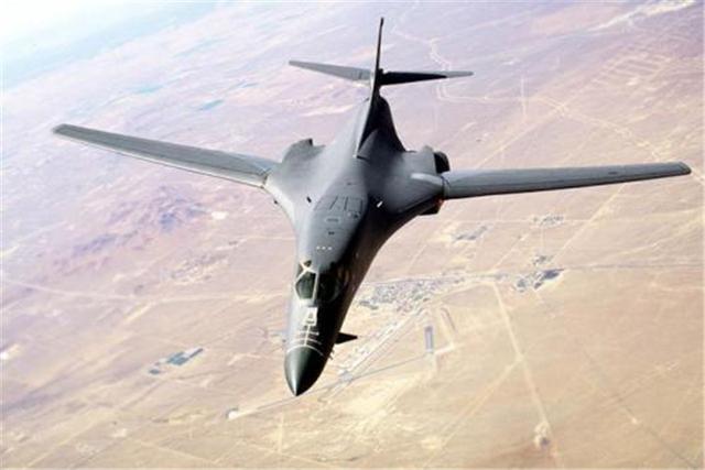 美军|美军200吨轰炸机飞入东海防识区！局座警告：进领空就先打下来