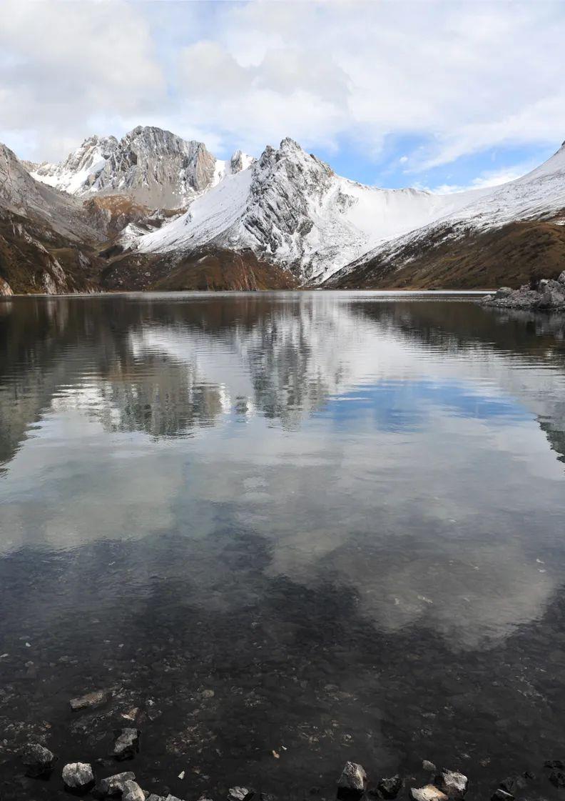 #九寨沟#川西5天徒步行:九寨沟和黄龙后面的徒步圣地,原始风光一望无际