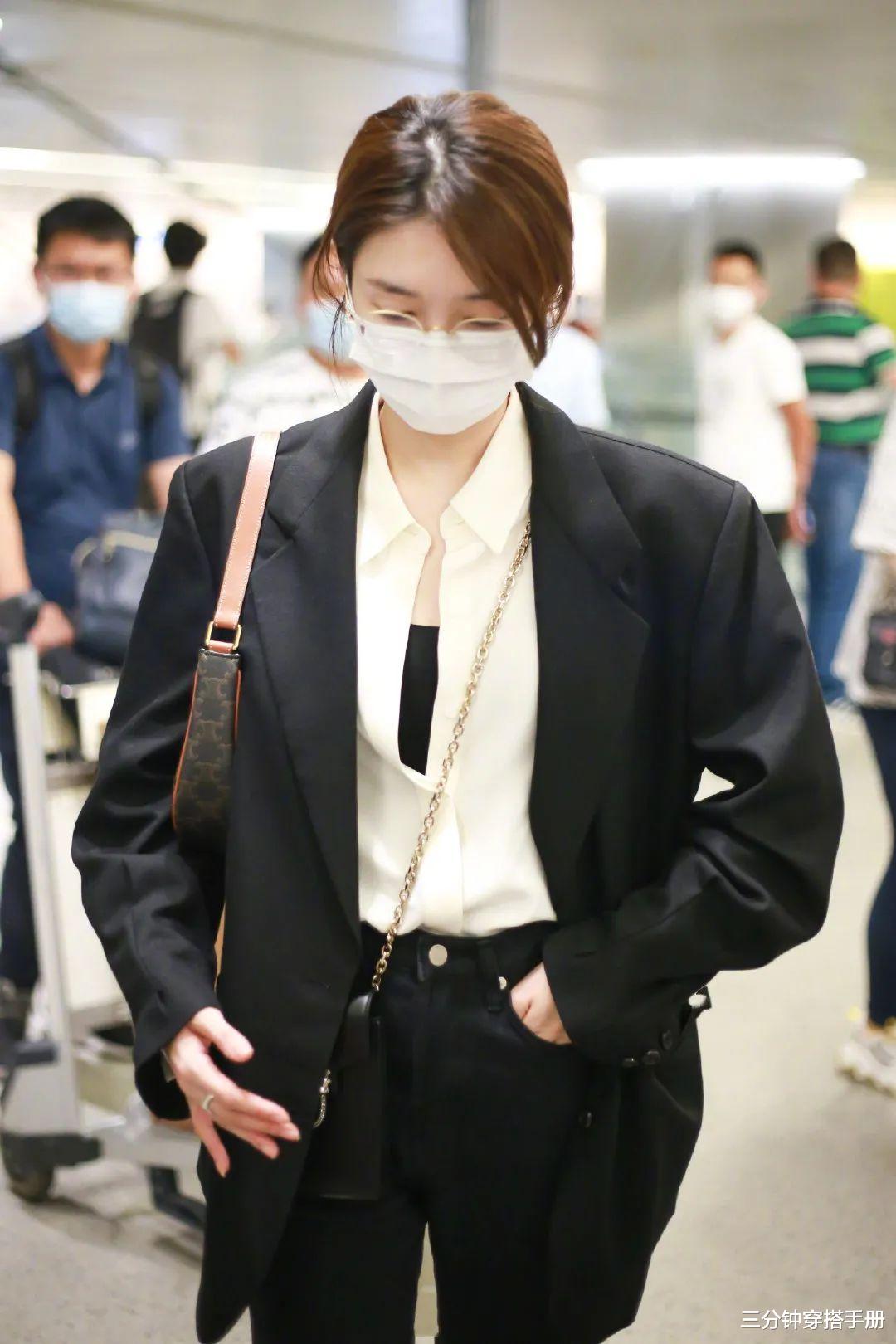 穿衣搭配|三四十岁的女人，秋天别穿针织衫卫衣了，学江疏影这样才精致高级