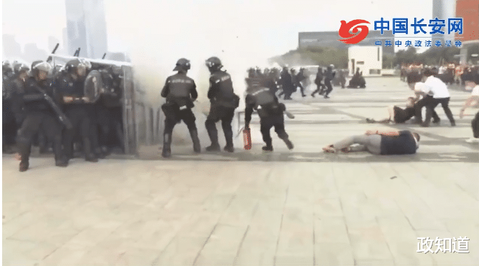 「深圳市」深圳市公安局长北上，去年曾组织1.2万警力“亮剑”