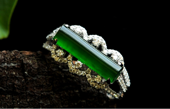 『翡翠』翡翠有几种颜色都没搞清楚,还装什么行家呀!!