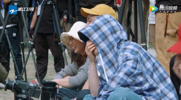 「奔跑吧兄弟」终于知道《跑男》为何火了，常驻嘉宾不是关键，他才是节目灵魂