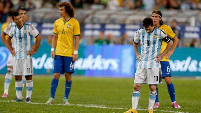 梅西|并列射手榜第一！梅西苏牙创纪录，另类秀恩爱？