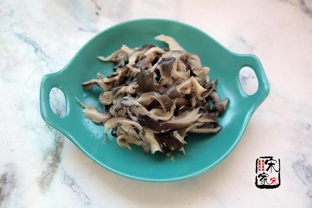 平菇：我家隔三差五吃这菜，5元1斤，常吃对身体好，孩子开学要多吃！