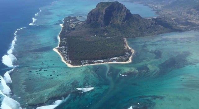 ##全球最大的海底瀑布:位于海底深达3500米,一秒能流50亿吨海水!