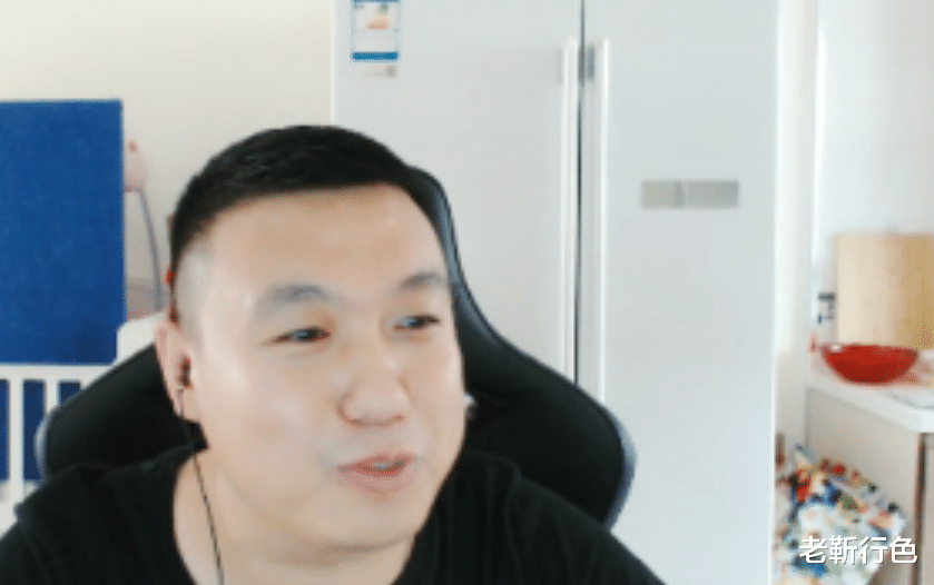 西游|老板:喝一瓶可乐刷1000礼物,看清老板卡里余额后,主播变怂了!