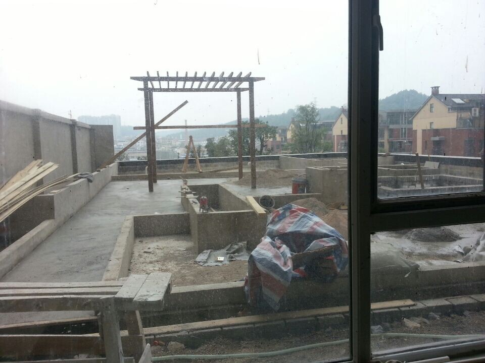 『』180㎡露台造园，买了带露台的房子，老公亲自设计，出门就是花园