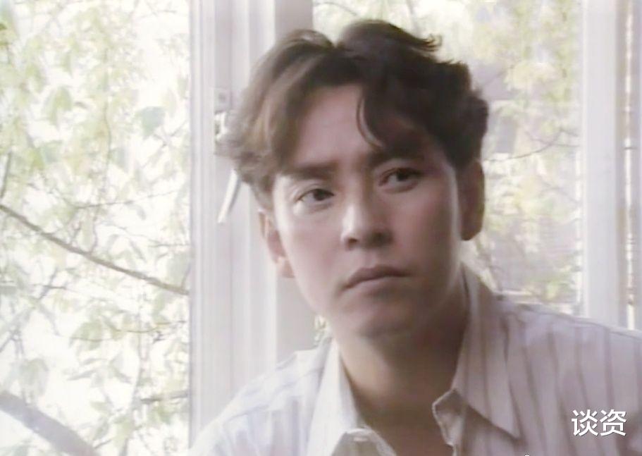 谭咏麟|谭咏麟乐坛校长不再？乘地铁吃小笼包竟无人认出，“他是谁啊”？