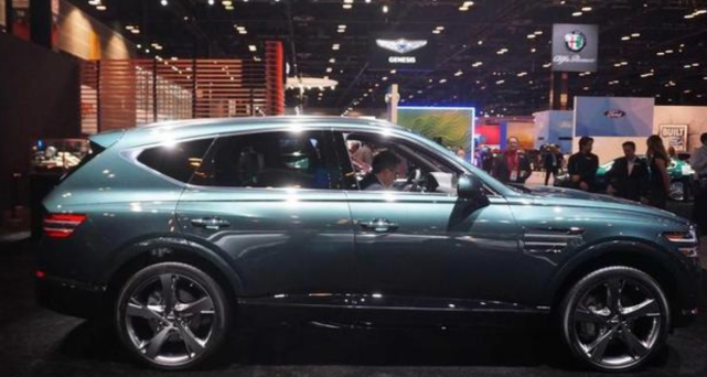 大众迈腾：车标像极宾利，现代亮出“王牌”，比X5还霸气，配3.5T六缸