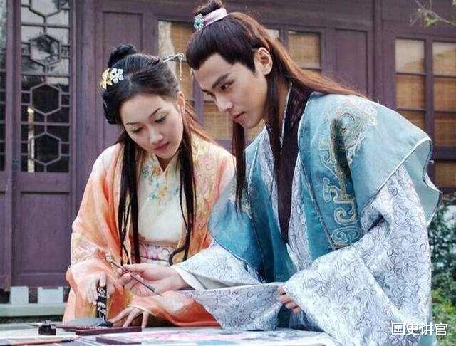 「古人智慧」才女上联:“牡丹花开初绽蕊”,秀才对出下联,才女:我嫁给你!