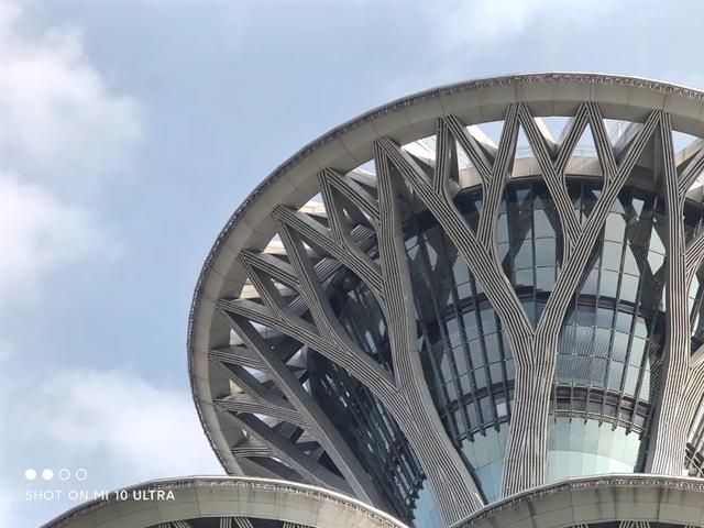 小米科技|上手小米10年的「至尊机」！售价5299，这超大杯分量十足