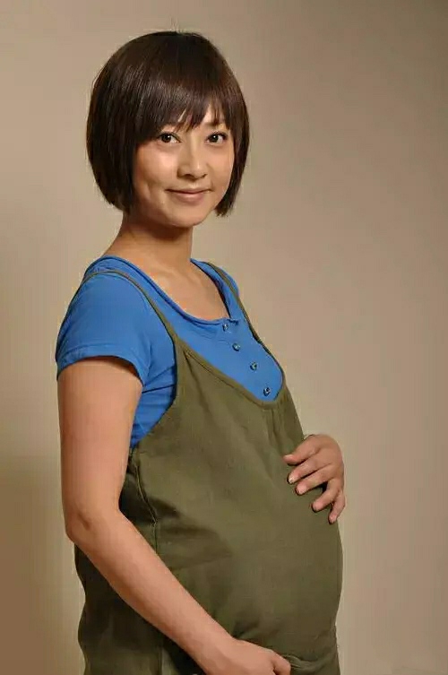 [张卫健]35岁嫁给喜剧之王，打排卵针打到又胖又丑，今46岁像16岁！