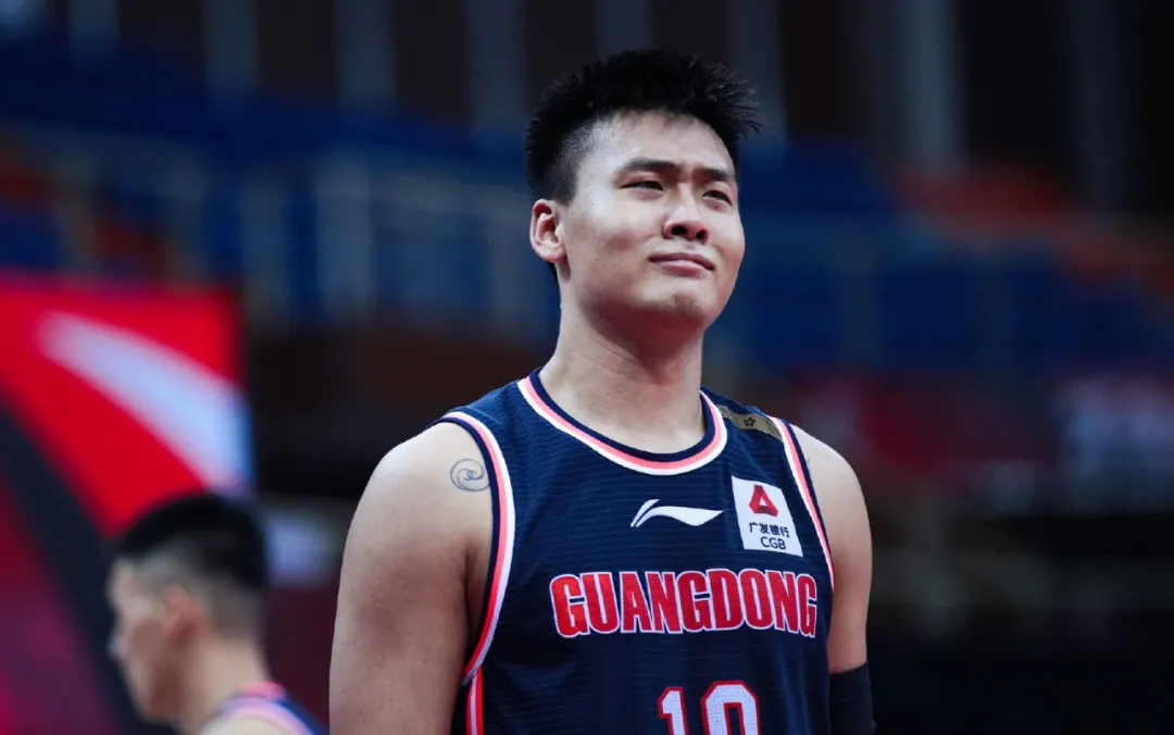 赵睿|驱逐+禁赛！赵睿47秒被罚下！裁判为什么敢这样吹？有图有真相......