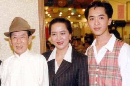 #邓兆尊#邓兆尊终于遇到真爱?为新女友打破“三女侍一夫”平衡,惹另外两位女友不满