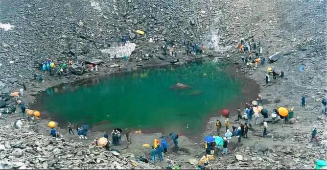 火山|非洲“杀人湖”一夜夺走2000人的生命，将水抽干后，专家揪出凶手！