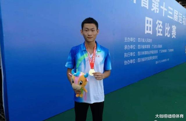 「何宇鸿」00后中国百米飞人诞生！打破34年纪录，赛后发言：我没尽全力