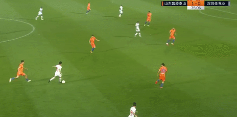 中超|昨晚最后时刻罕见1幕令人动容:32岁“廉价”外援不愧中超模范!