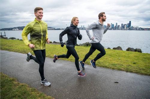 运动|年过50,身体进入“养寿期”?忠告:二护三坚守,四伴需牢记!