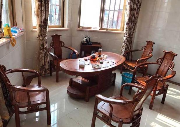 ▲回农村老家盖3层自建房，人生有这样的一套房子，知足了！