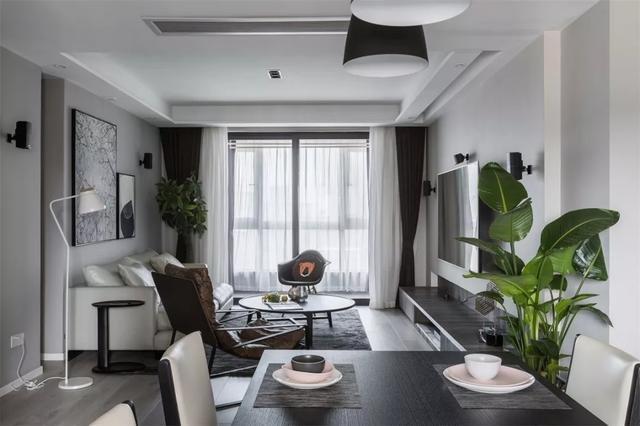 |136㎡四室两厅两卫灰色为主色调打造,配合黑白色作辅色